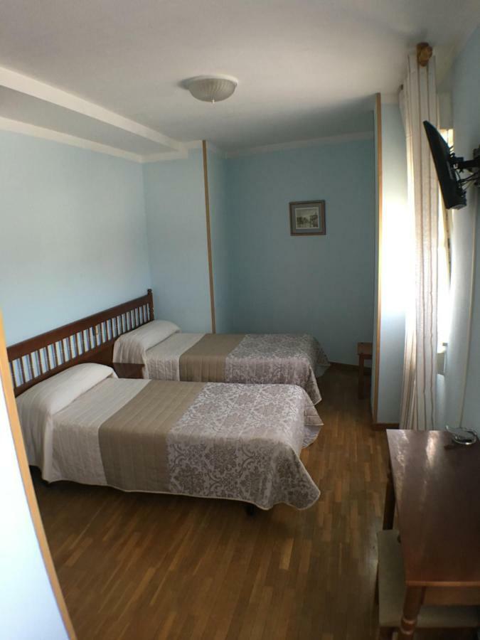 Hostal ** Ec León Eksteriør bilde