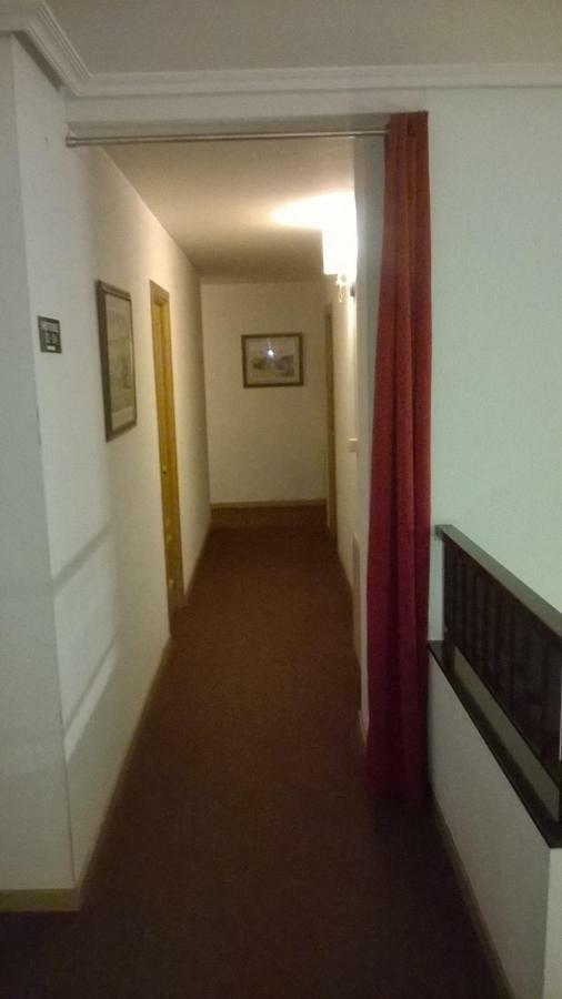 Hostal ** Ec León Eksteriør bilde