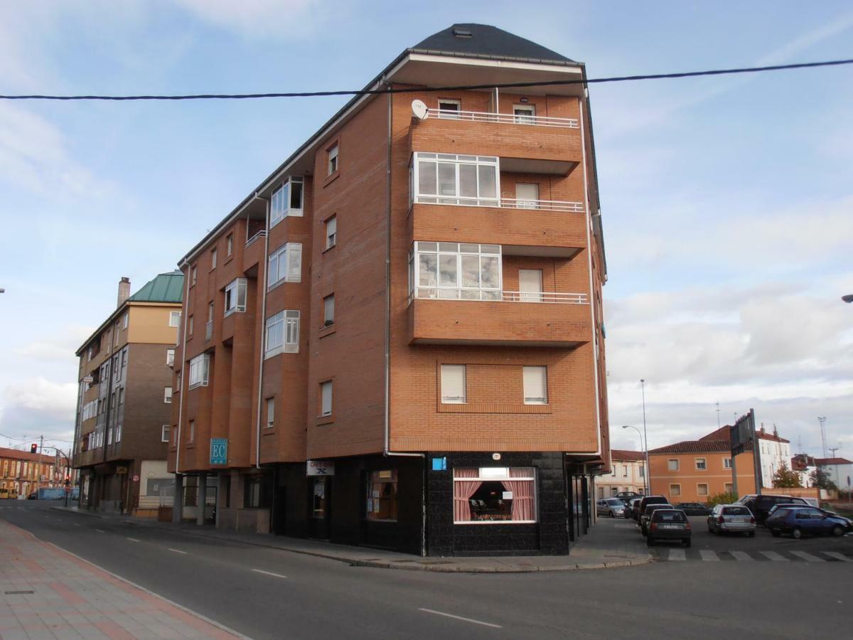 Hostal ** Ec León Eksteriør bilde